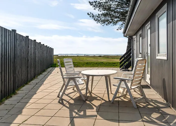 Vakantiehuis Two-bedroom In Hesselager