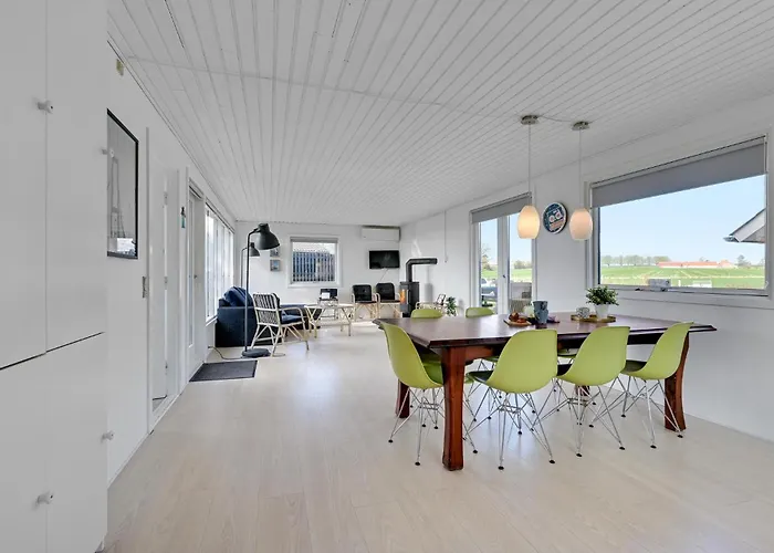 Vakantiehuis Two-bedroom In Hesselager