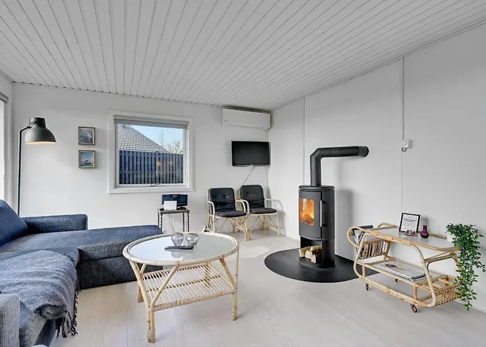 Vakantiehuis Two-bedroom In Hesselager
